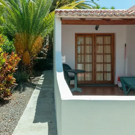 Residencial Los Castellanos Apartamento *